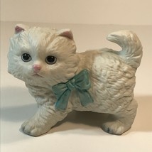 Vintage Homco Cute White Cat w/ Blue Ribbon Chalkware 3.5&quot; L x 3&quot; H - $9.49