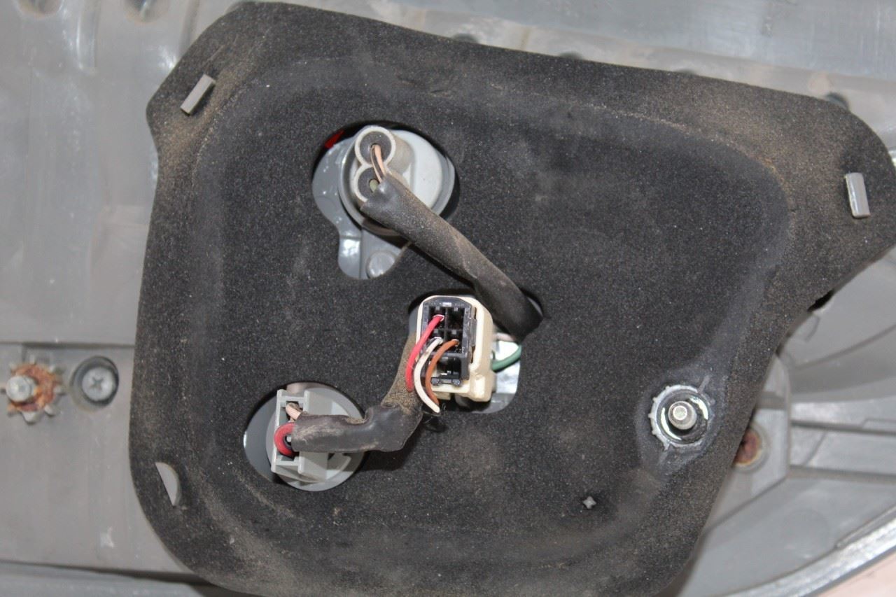 Right Passenger Tail Light Liftgate Mounted Fits 2011-14 TOYOTA SIENNA OEM 38574 Item image 3