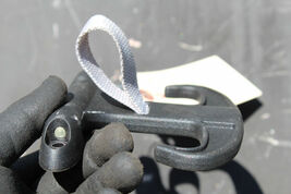 2005-08 AUDI A4 QUATTRO S-LINE B7 REAR TRUNK MOUNT HOOK W/ TETHER STRAP K2275 image 6