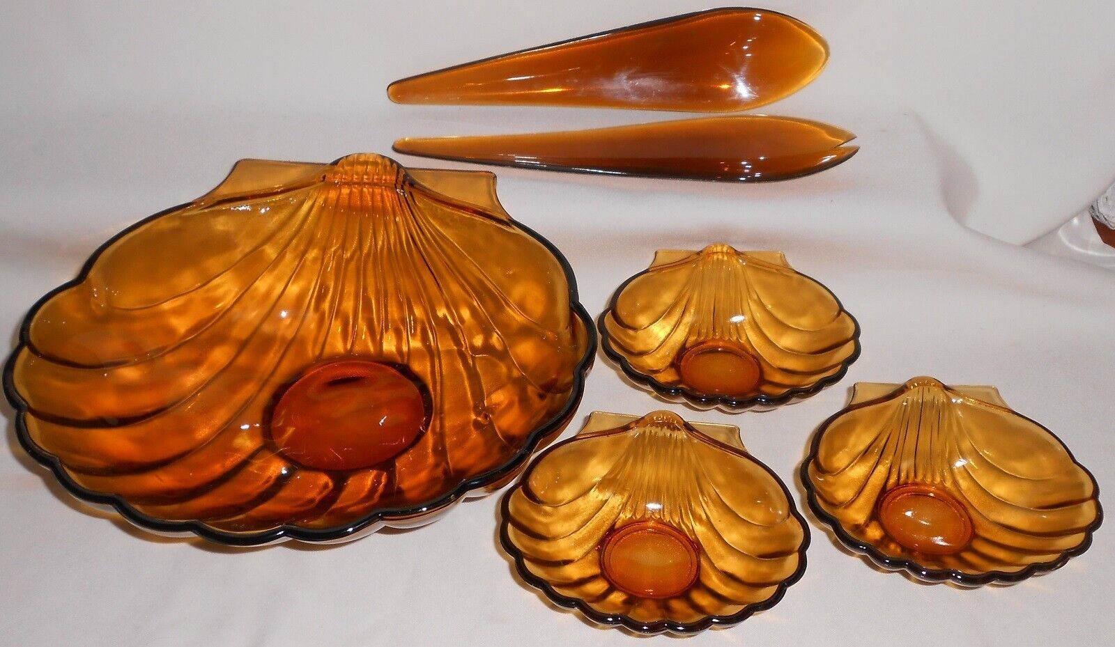 Primary image for 1960s-70s Indiana Glass SHELL SHAPE 5 pc SALAD BOWL SET Amber Glass