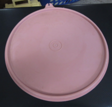 Tupperware 229-27 Round Pink Replacement Lid With Y Tab - $9.89
