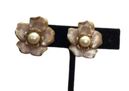 Vintage KRAMER Mid Century Flower Clip On Earrings Floral Retro cottagecore - £13.15 GBP