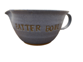 Batter Mixing Bowl Blue Handle Spout Pottery Signed 1975 Vintage 8 In Diameter - £18.47 GBP