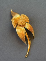Estate Huge Monet Signed Goldtone Unique Three Petal Goldtone Flower Brooch Pin - $18.49