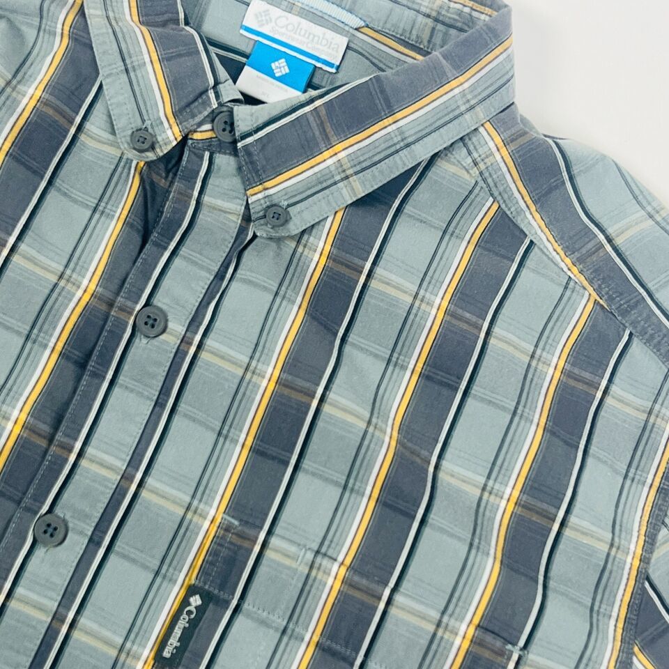 Columbia Sportswear Button Front Casual Shirt Mens size XL Grey Checkered - $11.01