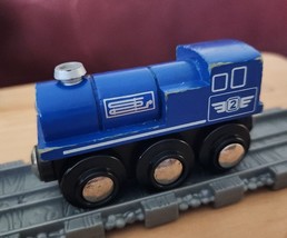 Toys R Us Blue 2 Engine Wooden Railway  Magnetic - £7.55 GBP