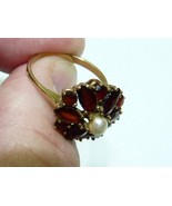 Vintage 8K Yellow Gold Ring set w/ Red Granites in Flower-Petal Shape, w... - $204.93