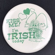 Kiss Me I’m Irish Today Vintage Pin Button Pinback Thumb Things 1977 Min... - £11.43 GBP