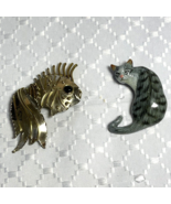 Lot 2  Vtg Figural Brooches A two tone fish and a Plastic Cat - £8.77 GBP