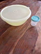 VINTAGE TUPPERWARE #235 YELLOW WONDERLIER BOWL WITH #228 SHEER LID - $13.00 CAD