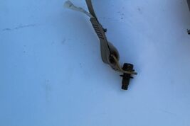 2003-2004 INFINITI G35 SEDAN REAR CENTER SEAT BELT HARNESS RETRACTOR K2869 image 2