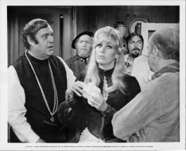 The Great Bank Robbery 1969 original 8x10 photo Kim Novak Zero Mostel - £11.58 GBP