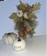 Lot of Fall home decorations leaves pumpkins vines berries Thanksgiving - $494.75 MXN