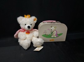 Steiff 11” WHITE PRINCESS BEAR &amp; SUITCASE 672811 with CROWN &amp; PINK CAPE - $539.34 MXN