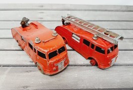 VTG Dinky Toys Fire Engine Lot (2) 555 + 955 Ladder Red Bells England Supertoys - $17.02