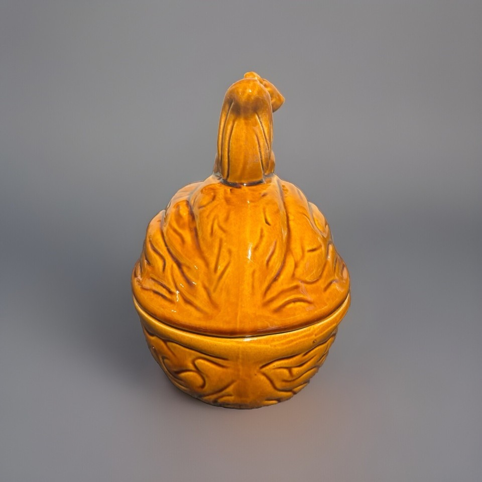 VINTAGE CERAMIC LIDDED NUT CANDY DISH WALNUT SHAPED WITH SQUIRREL ON TOP Item image 4