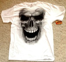 Fruit of the Loom White Graphic T-Shirt Goth Grimming Skull Large 42-44 - $15.79