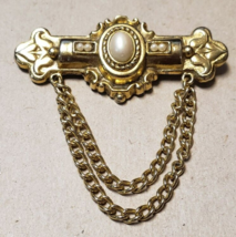 VINTAGE GOLD TONE FAUX PEARL CABOCHON DOUBLE CHAIN BROOCH PIN BAR - £26.75 GBP