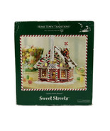 Sweet Streets Santa&#39;s Retreat Dept. 56 Gingerbread House Candy Christmas... - $1,330.33 MXN