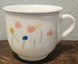 Vintage Arcopal France Floral Tulips Milk Glass Mug Cup Pastor Al Spring - £7.82 GBP