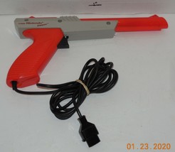 Vintage Nintendo Entertainment System NES Orange Gray Zapper Gun Controller  - $24.98