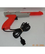 Vintage Nintendo Entertainment System NES Orange Gray Zapper Gun Control... - $460.34 MXN