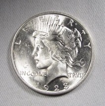 1923 Silver Peace Dollar UNC Coin AL843 - £46.02 GBP