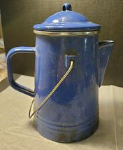VINTAGE BLUE & WHITE SPECKLED ENAMELWARE COFFEE POT image 2