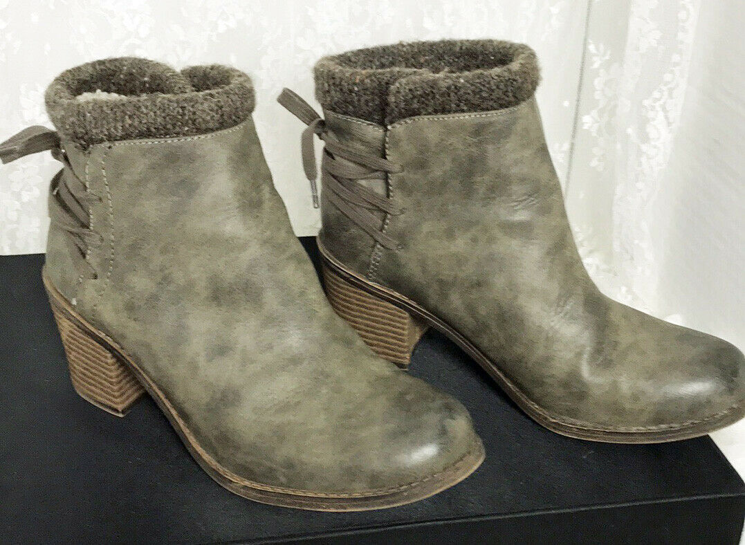 Roxy Women's Boots Size 8 Dakota Ankle Faux Leather Knit Tops Fuzzy Lining Item image 3