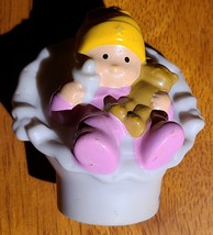 BABY GIRL WITH BOTTLE &amp; TEDDY BEAR Fisher Price Little People 2009 - $5.99