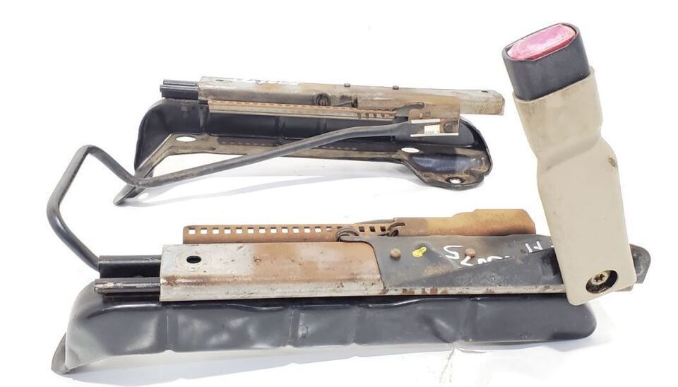 Limited Passenger Front Right Seat Track OEM 2001 Ford Excursion90 Day W... - $103.44