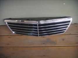 1996-1999 Mercedes Benz E Class E-Class Front Grille Chrome & Blk  210 880 06 83 - £65.67 GBP