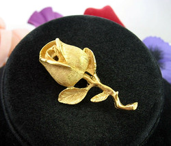  ROSE Bud BROOCH Vintage Pin Single Rosebud Bloom Goldtone 2&quot;  DFA DuBarry F.A.  - £18.24 GBP