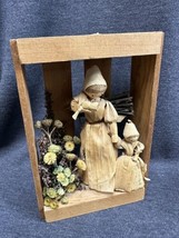 Vintage Corn Husk Doll Wall Display Mother with Child Daughter Flowers. EUC - £9.34 GBP