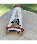 Lions Club Lapel Pin 1975 New York Dist. 20 Lions Dallas Texas 2.5&quot; - €16,77 EUR