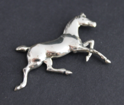 Vintage Solid Sterling Silver Trotting Running Horse Brooch Pin Signed Beau - £27.90 GBP