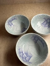 Vintage Japanese Hand-Painted Blue Grape Leaf Porcelain Bowl 5.5” - £40.35 GBP