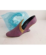 JUST THE RIGHT SHOE COLLECTIBLE PURPLE SLIP ON GOLD TRIM WEDGE HEEL NO BOX - $6.73 CAD