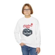Youthful Adventure Embodied: Gildan Sweatshirt with Striking Mountain Range Prin - £22.29 GBP+