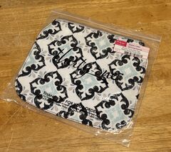 Thirty One 31 Studio Thirty One Flap Magnet Closer AC11 Fab Flourish Blu... - €11,05 EUR