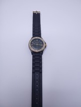 Geneva Black Women&#39;s Wrist Watch with Rhinestone Crystals Silicone Band - $232.05 MXN