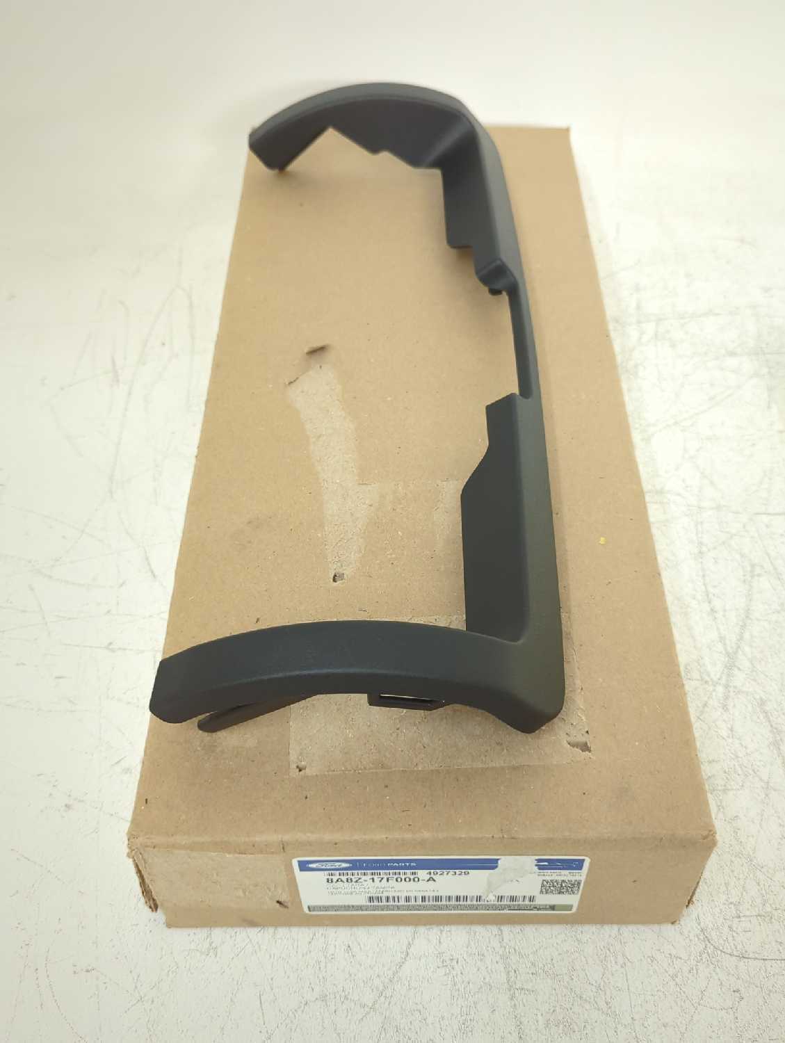 New OEM Ford Rear Bumper Cover License Plate Trim 20092019 Flex M1PZ