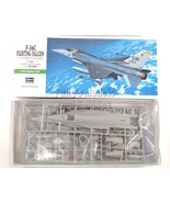 F-16 F-16C Fighting Falcon USAF 1/72 Scale Plastic Model Kit - Hasegawa - $362.91 MXN