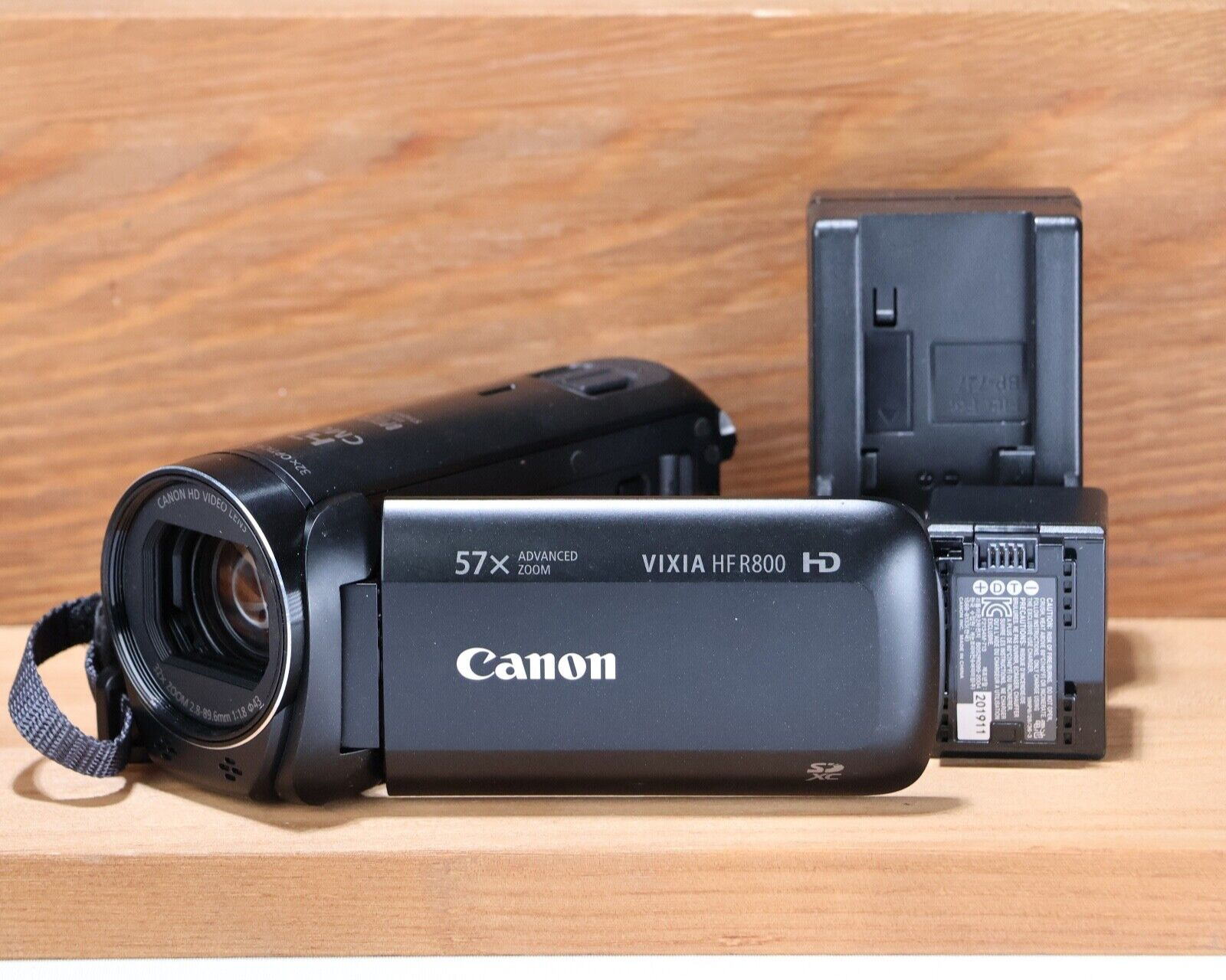 Canon VIXIA HF R800 57x Zoom HD Camcorder *TESTED* But haze on LCD and lens - $89.05