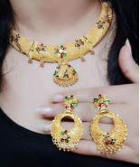 Joharibazar Rajwadi Gold Plated Kundan Meena Temple Choker Jewelry Set G... - €28,96 EUR
