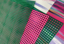 Darice PLASTIC CANVAS set of 3 Green Pink Size: 13.5&quot; x 10.5&quot; 7 Mesh Raised Grid - £7.11 GBP