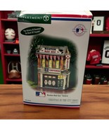 Department 56 Christmas in the City Boston Red Sox Tavern 2004 NEW in Bo... - €80,52 EUR