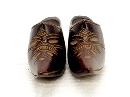 Hand Carved Miniature Wooden Shoes, Short Heels, Pointy Toes, Vintage Decor - £15.62 GBP