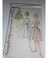 Vintage 1960s Simplicity Size 12s  bust 31 3901 dress cut pattern - $208.13 MXN