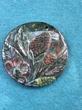 Finely Carved Dark Green &amp; Cranberry Flowers &amp; Leaves Round Stone Pendant or Oth - £30.04 GBP